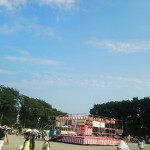 まだ明るくて人も閑散なサマフェス